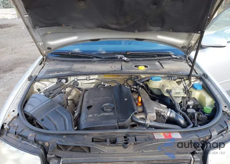 2002 Audi A4 1.8T из США, поврежденный, VIN WAULC68E32A268154